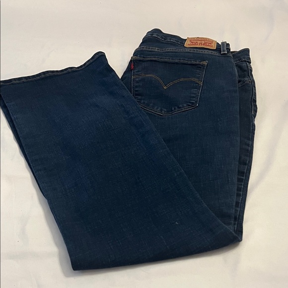 Levi's Women's Classic Indigo Straight Leg Jeans - Picture 1 of 8